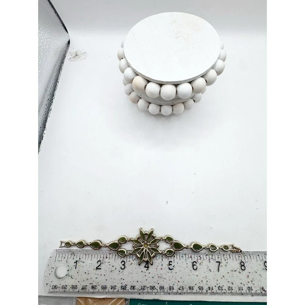 Unbranded gold tone